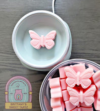 Load image into Gallery viewer, Easy Peasy Lemon Squeezy (Lemon Peel & Lemon Curd) Butterfly Wax Melts