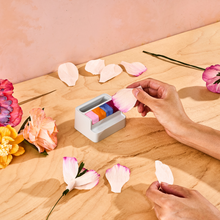 Load image into Gallery viewer, FlowCrafts Paper Flower Bouquet Kit
