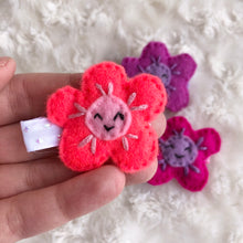 Load image into Gallery viewer, Happy Flower Clips
