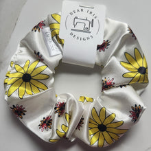 Load image into Gallery viewer, Black Eyed Susan Maryland Flag Satin Scrunchie
