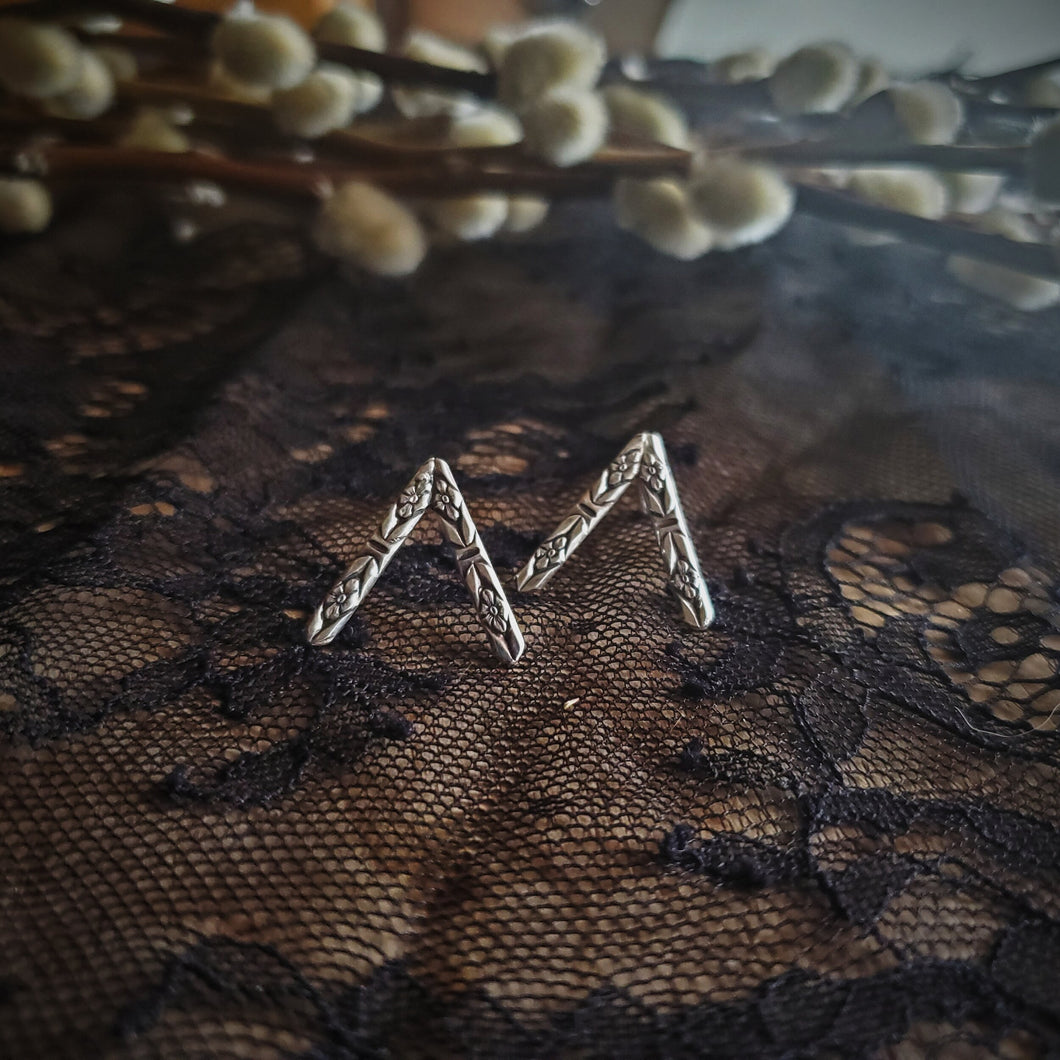 Arrow studs